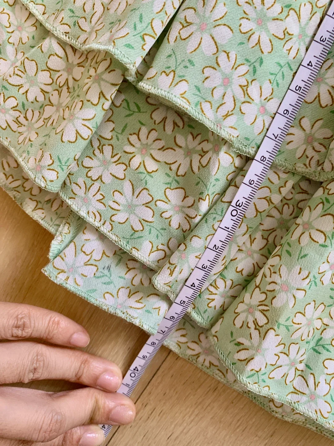 SHEIN Floral Print Ruched Strapless Top And Elastic Waist Shorts image indicator(7)