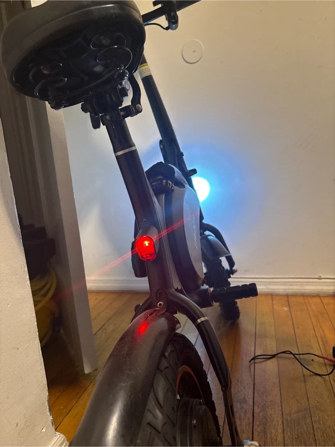 LEADZM Electric Bike - Black image indicator(7)