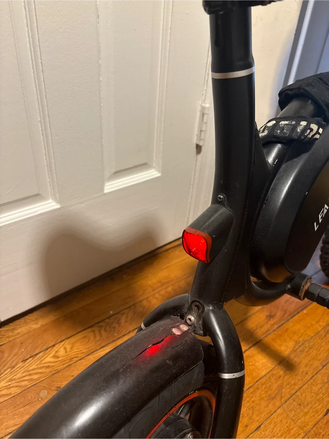 LEADZM Electric Bike - Black image indicator(6)