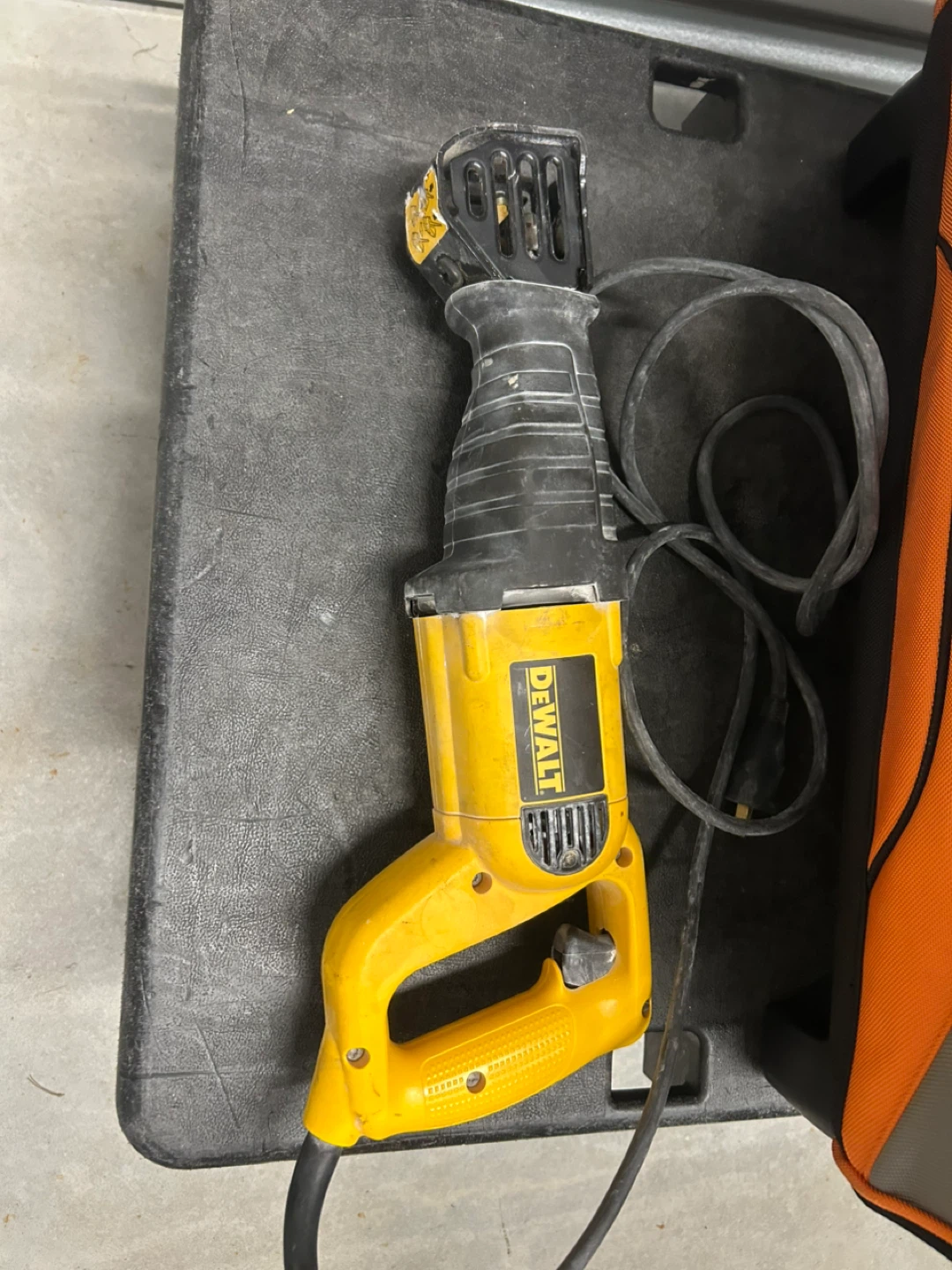 Dewalt Reciprocating Saw - photo 2