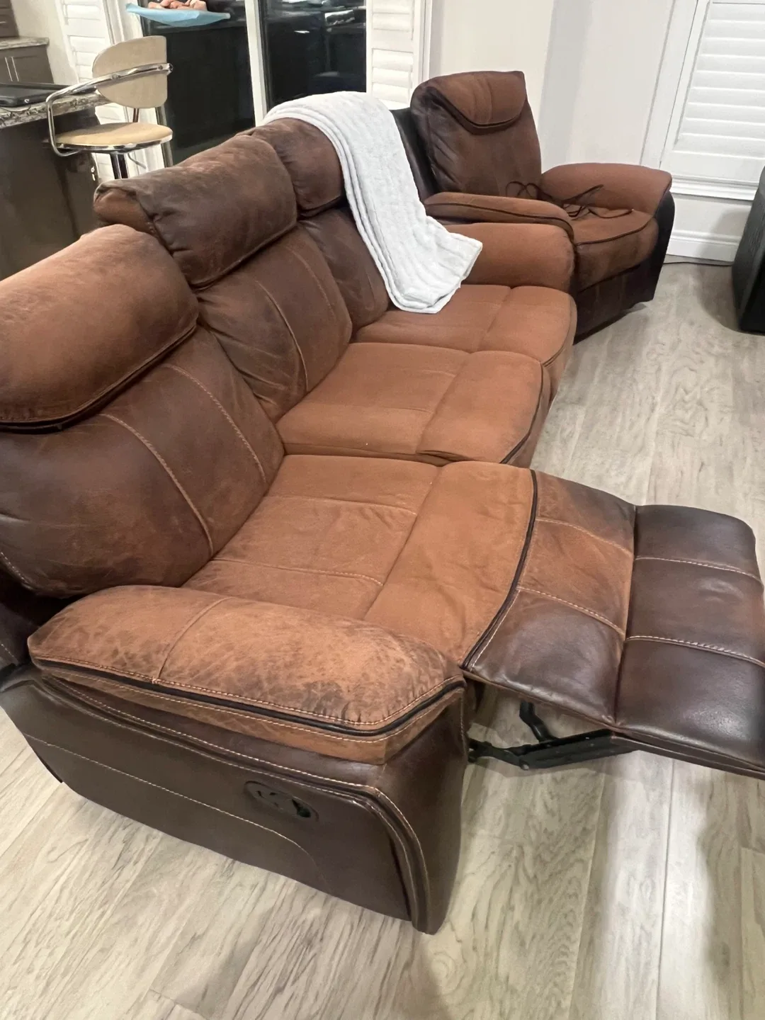 Brown Leather Reclining Sofa image indicator(2)