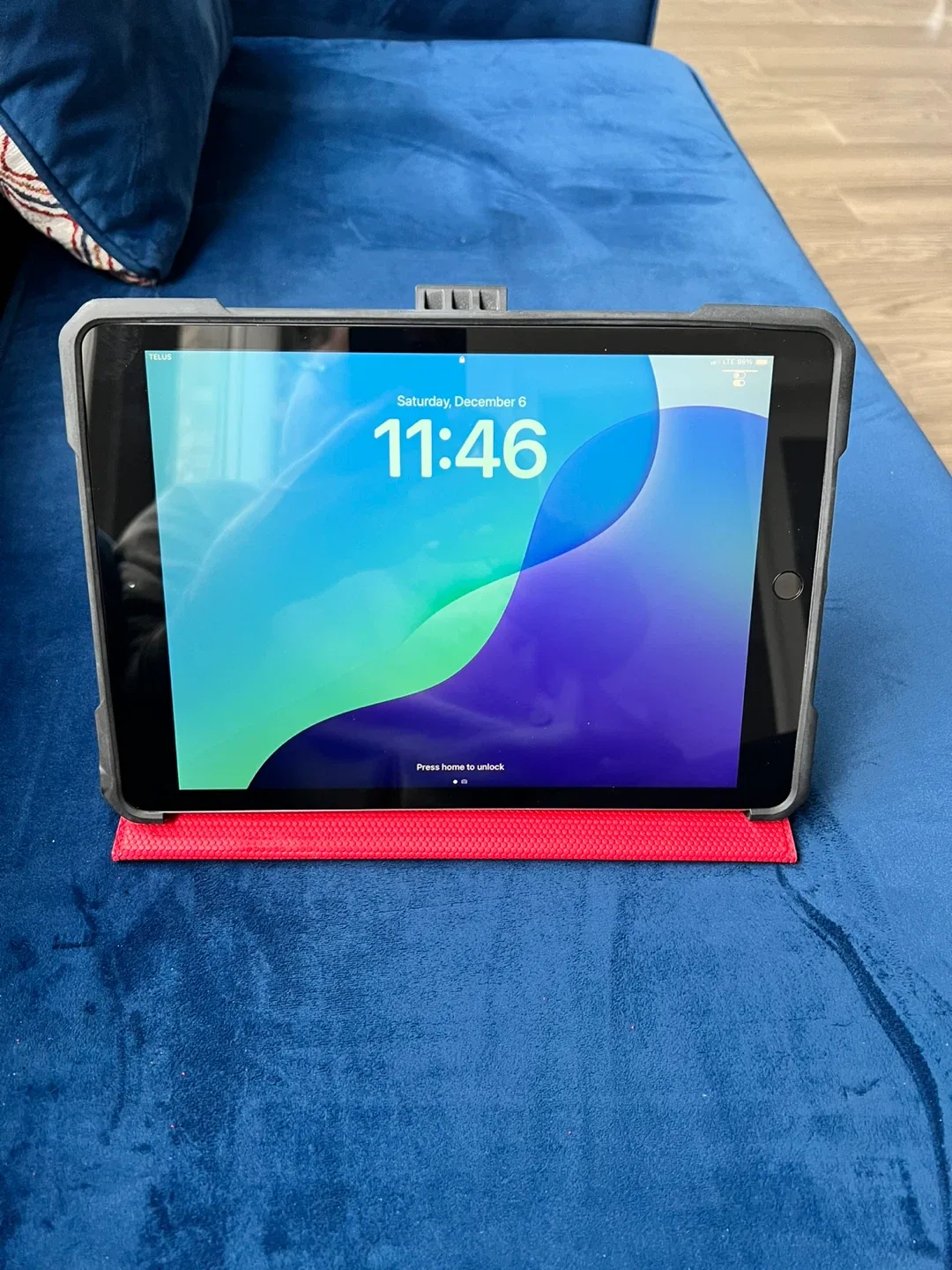 Apple iPad cellular+ WIFI (Gen 7 ) image indicator(7)