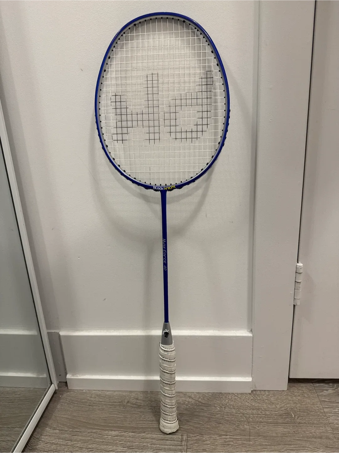 Black Knight Max Force 40 Badminton Racket image indicator(2)