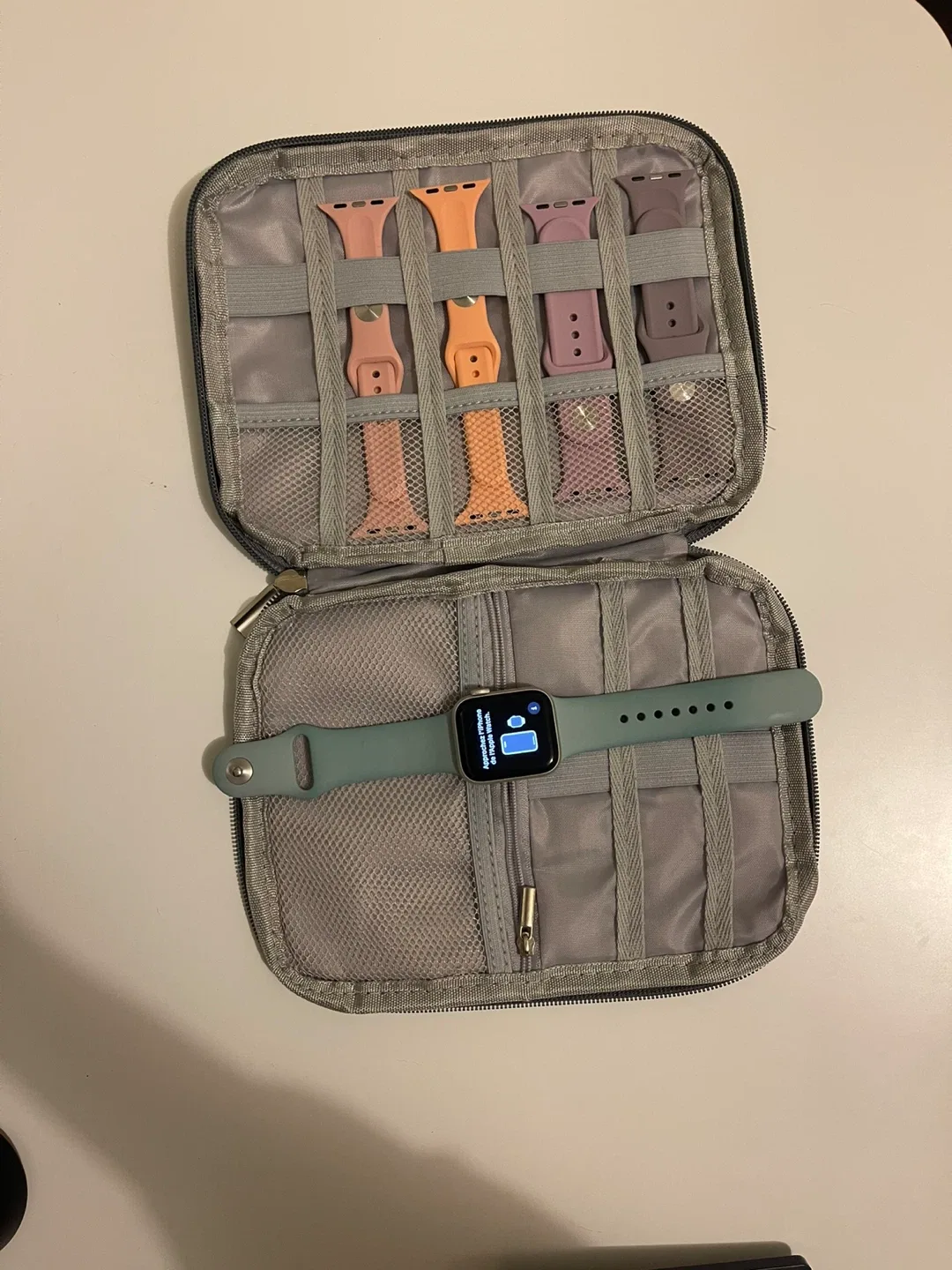 Apple Watch with Extra Bands image indicator(4)