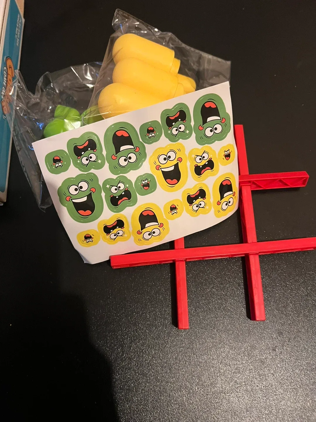 Gobble Up! Mini Game - 2 Players and card shuffler automatic image indicator(4)