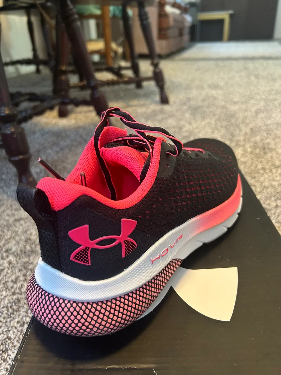 Under Armour HOVR Turbulence, Women's 8.5 image indicator(4)