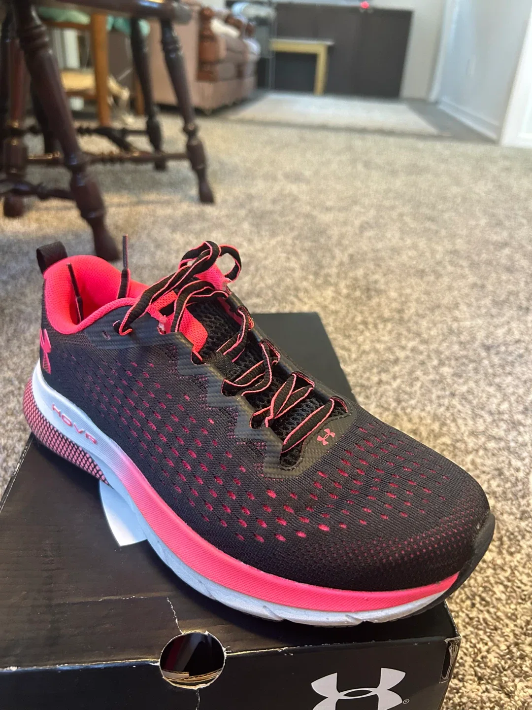 Under Armour HOVR Turbulence, Women's 8.5 image indicator(3)