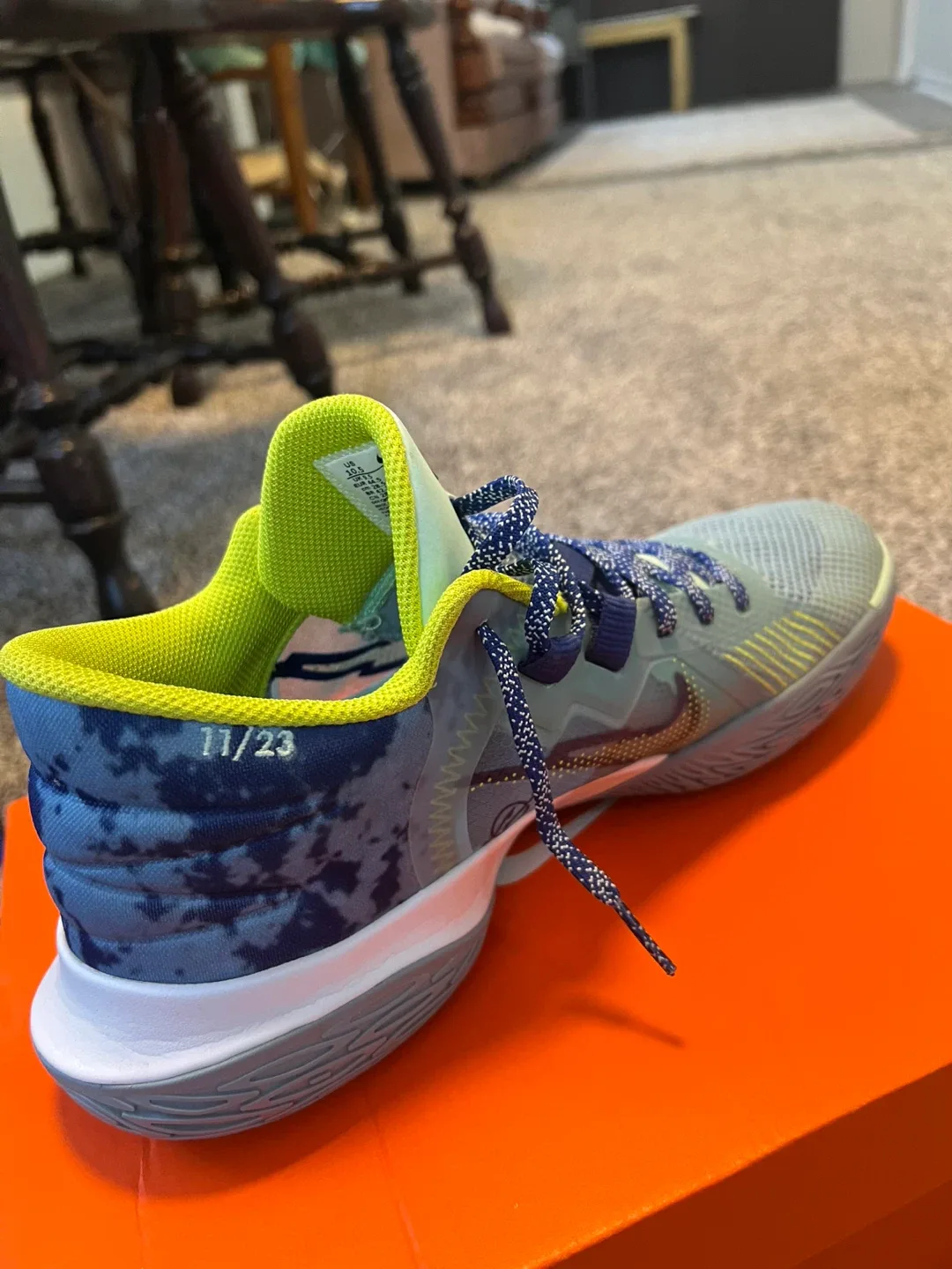 Nike Kyrie Flytrap 6 Basketball Shoes - Size 10.5 image indicator(2)