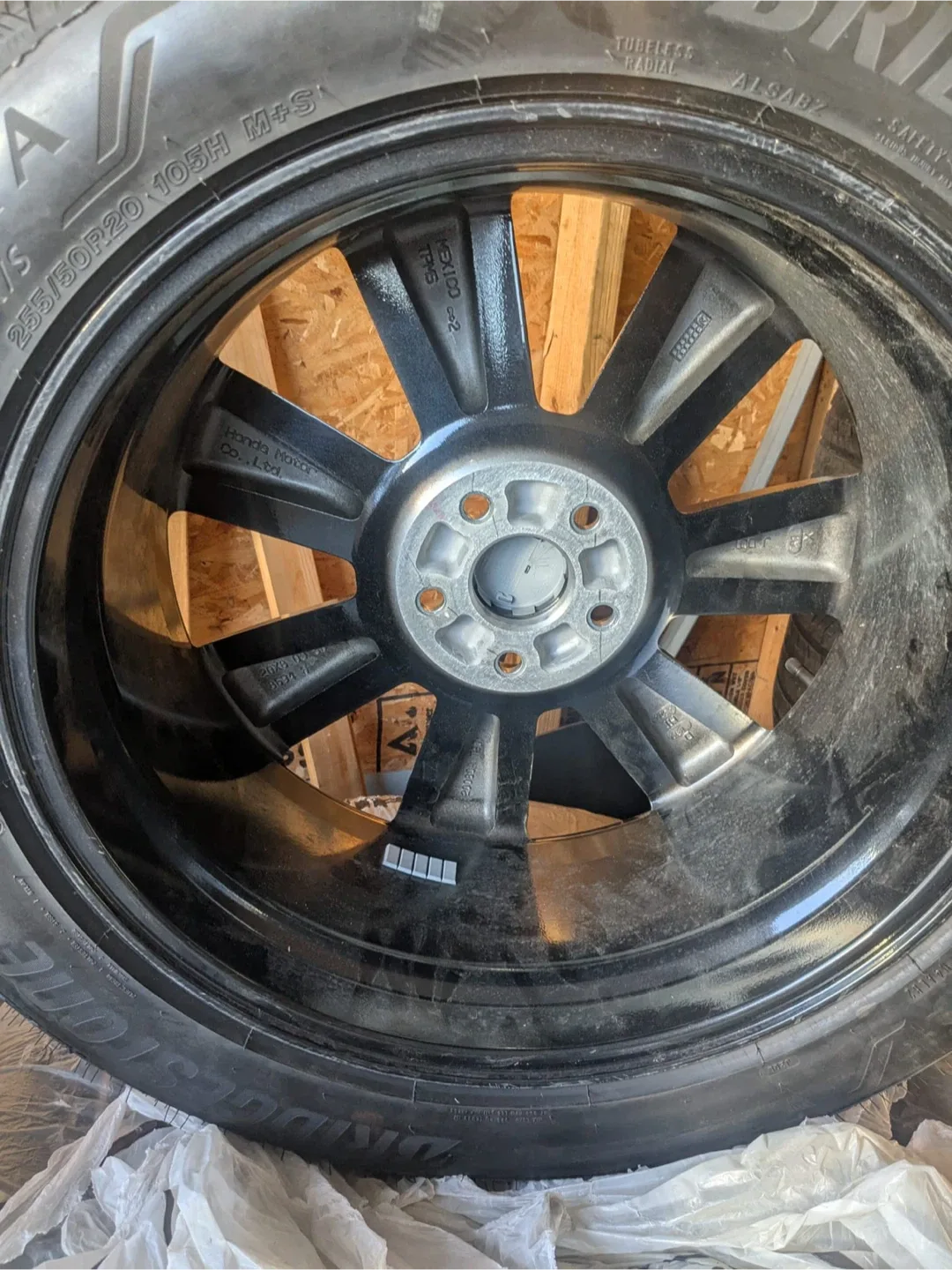 Bridgestone 235/50R20 105H M+S call 780 884 7800Tire image indicator(4)