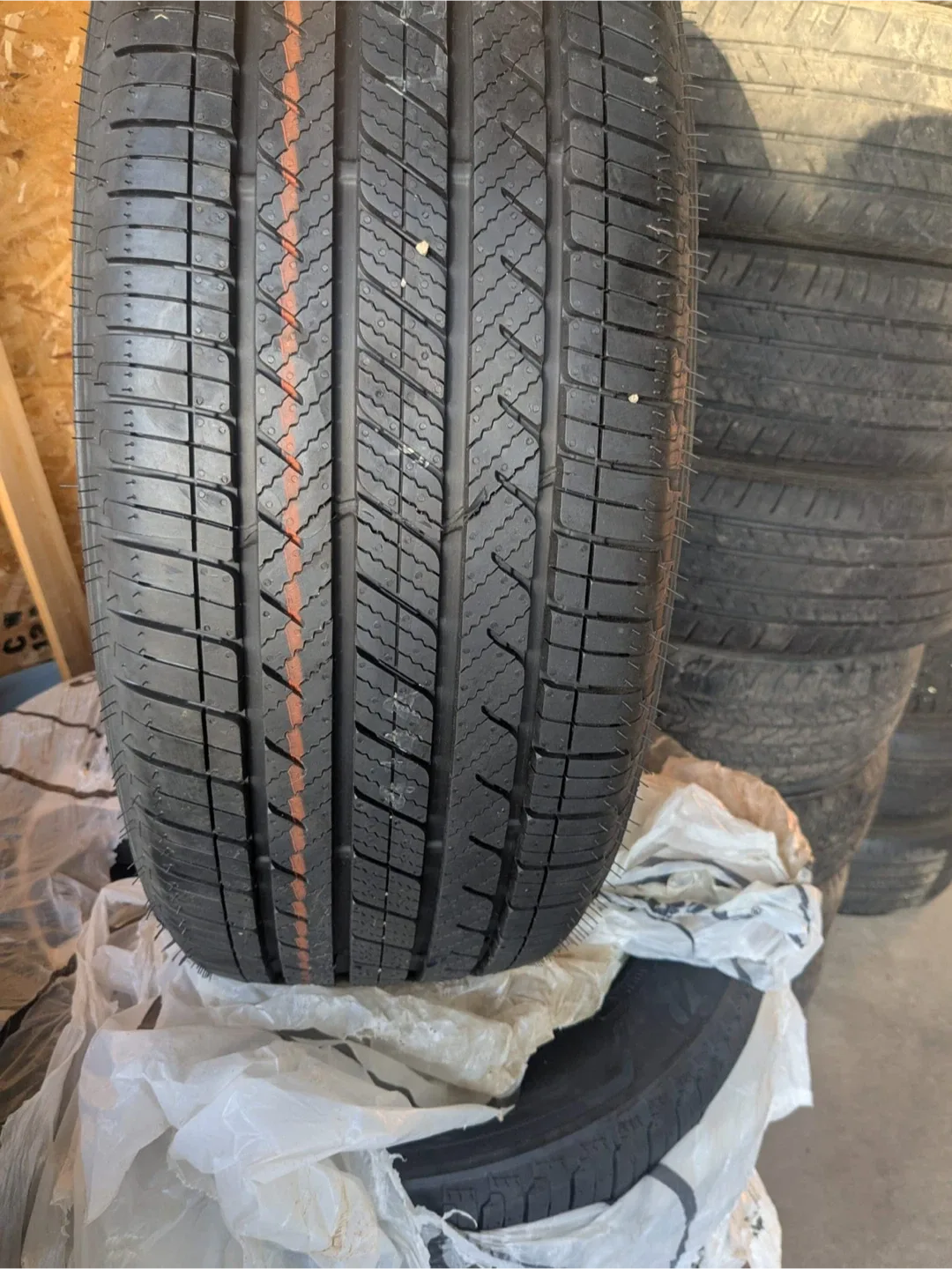 Bridgestone 235/50R20 105H M+S call 780 884 7800Tire image indicator(2)