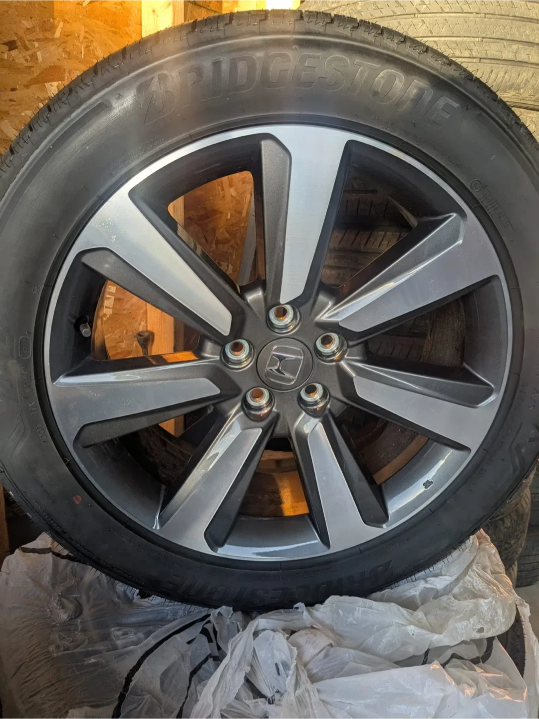 Bridgestone 235/50R20 105H M+S call 780 884 7800Tire image indicator(6)