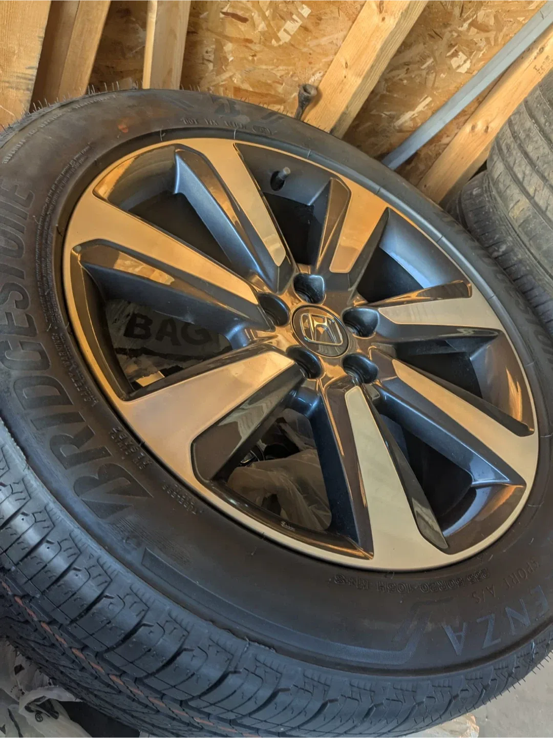 Bridgestone 235/50R20 105H M+S call 780 884 7800Tire image indicator(7)