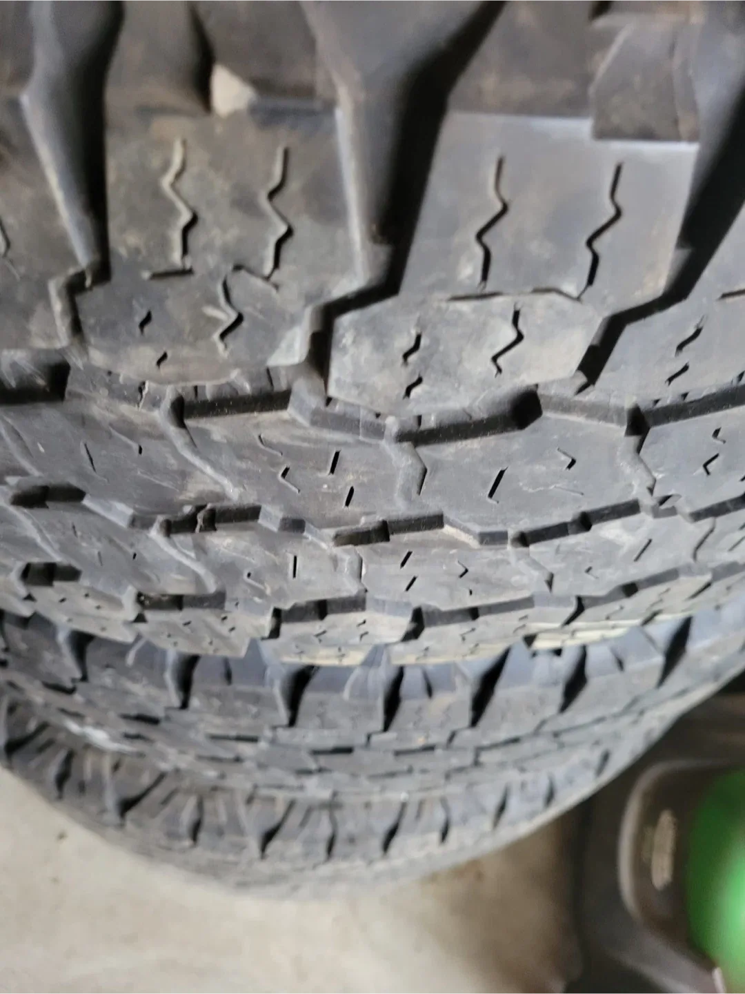 Goodyear Wrangler LT275/70R18 Tires 780 884 7800