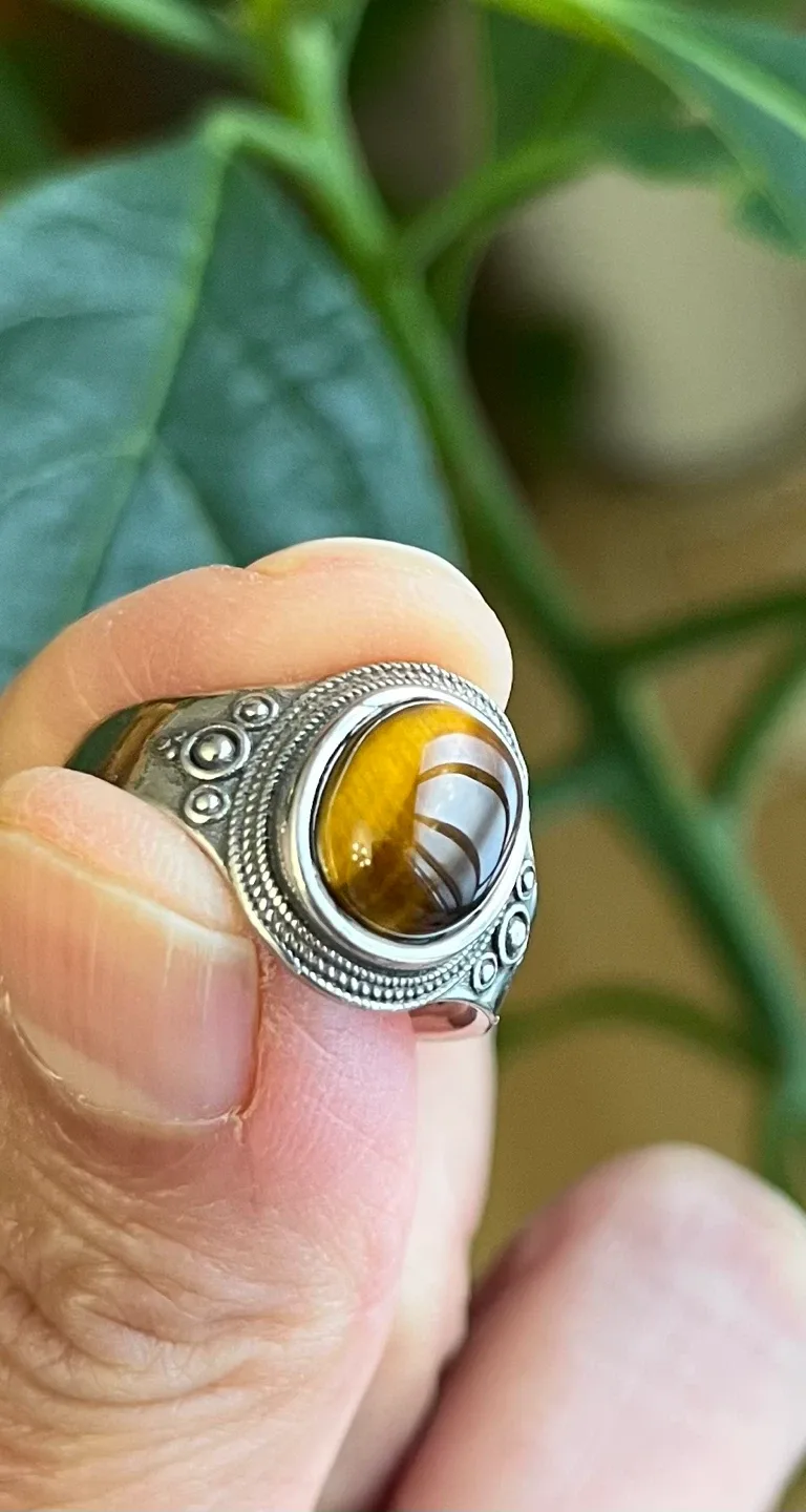 Tiger's Eye Ring  Size 10 Silver plated image indicator(5)