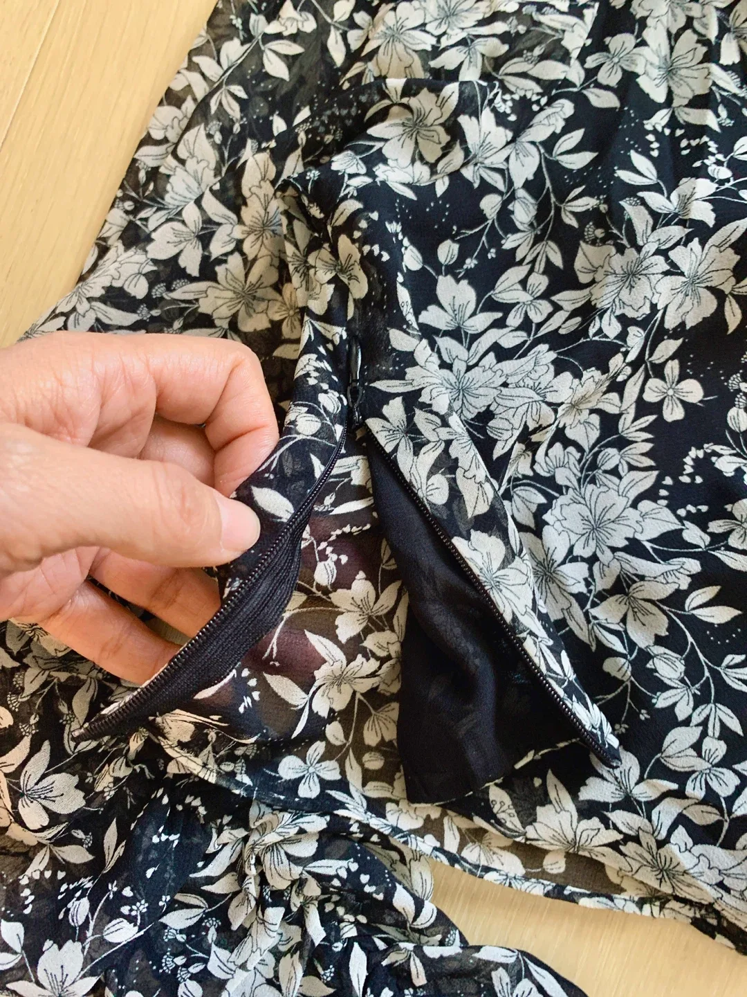 New Zara Floral Print Blouse - Size XS image indicator(5)