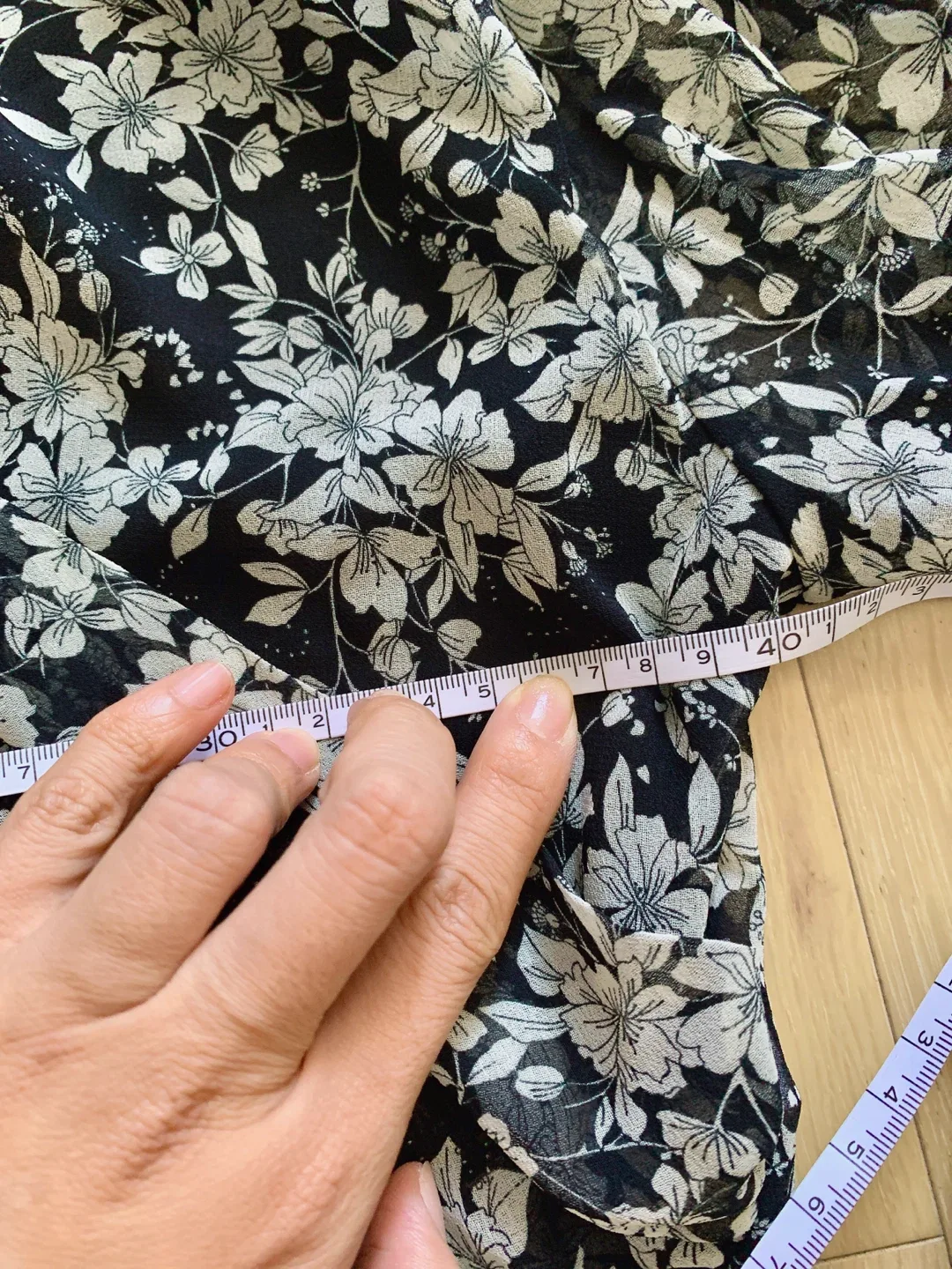 New Zara Floral Print Blouse - Size XS image indicator(7)