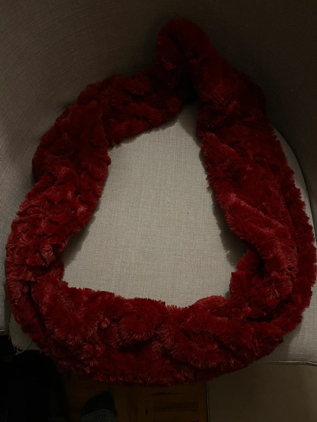 Red Plush Circle Scarf image indicator(2)