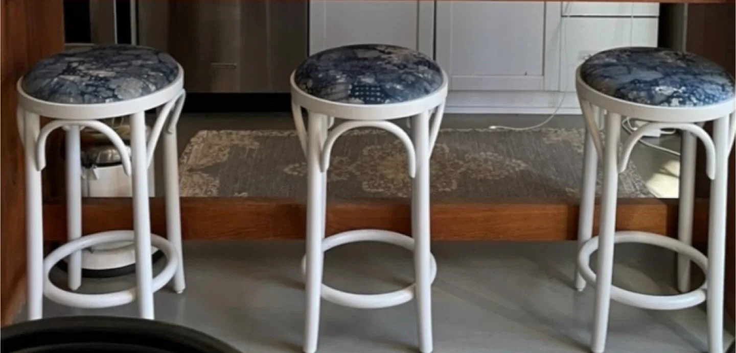 Set of 3 Authentic Ton Era Counter Stools image indicator(4)