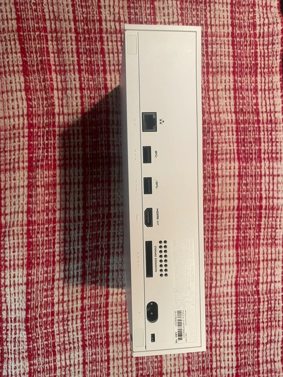 Xbox Series S Console & Wireless Controller image indicator(2)