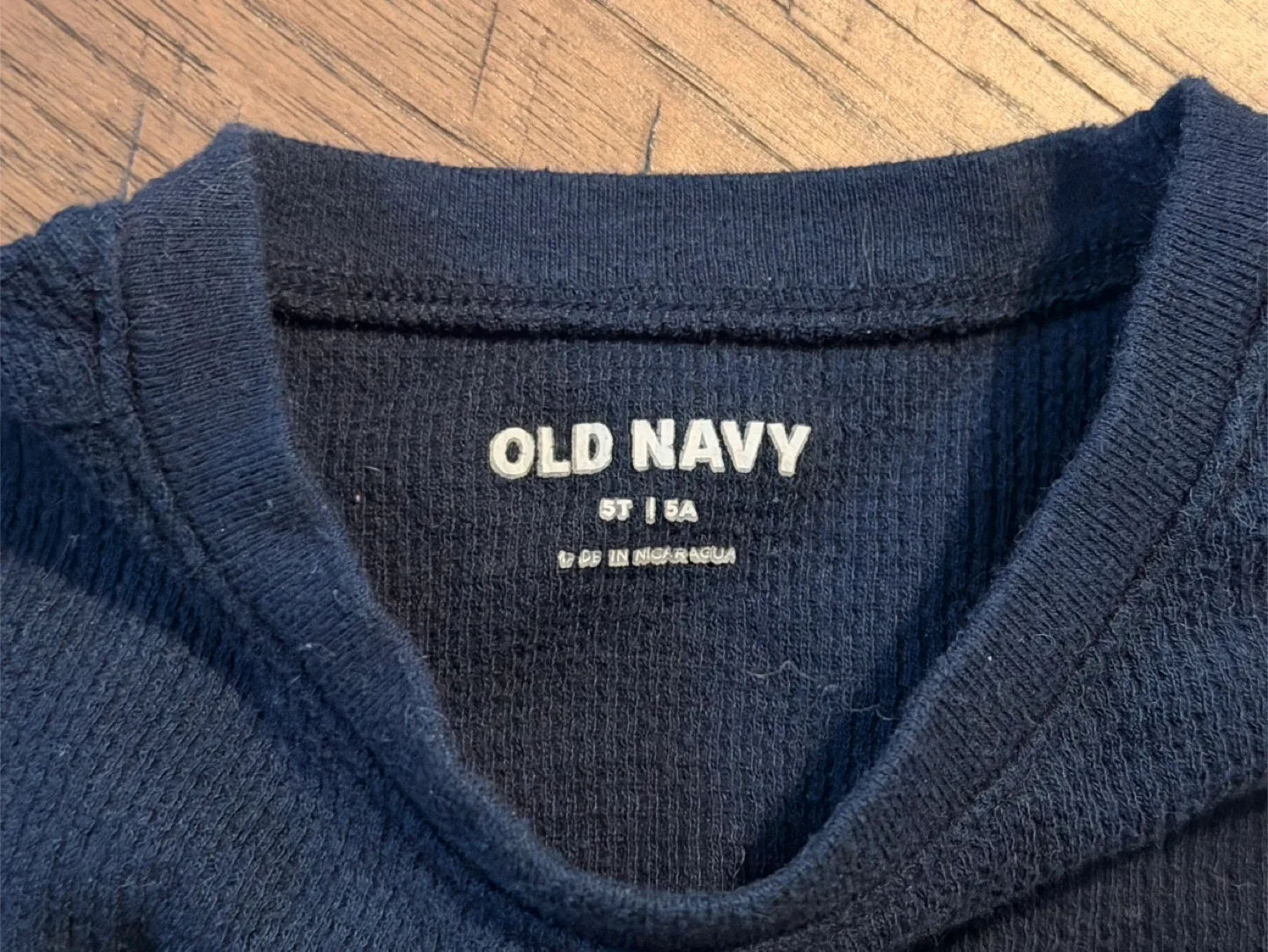 $5 for both Old Navy Long Sleeve Shirt - Size 5T image indicator(3)