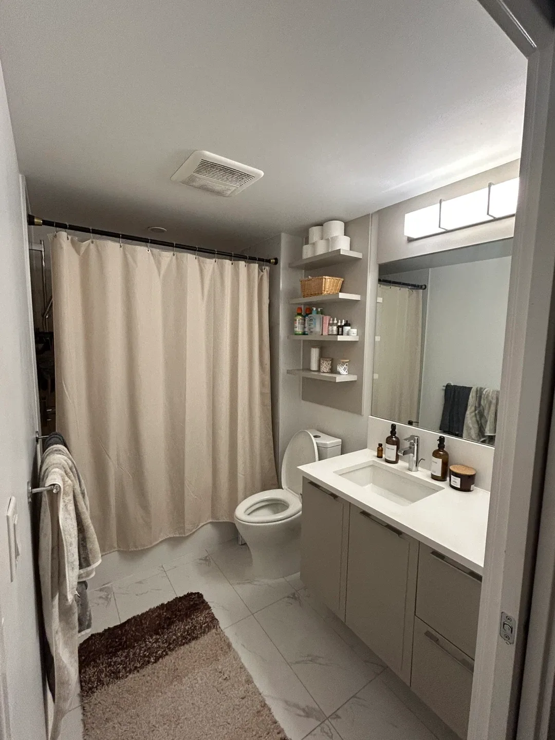 Private Room for Rent! image indicator(5)