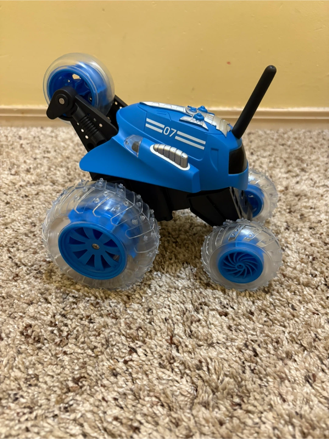 Blue Stunt RC Car Toy - photo 2