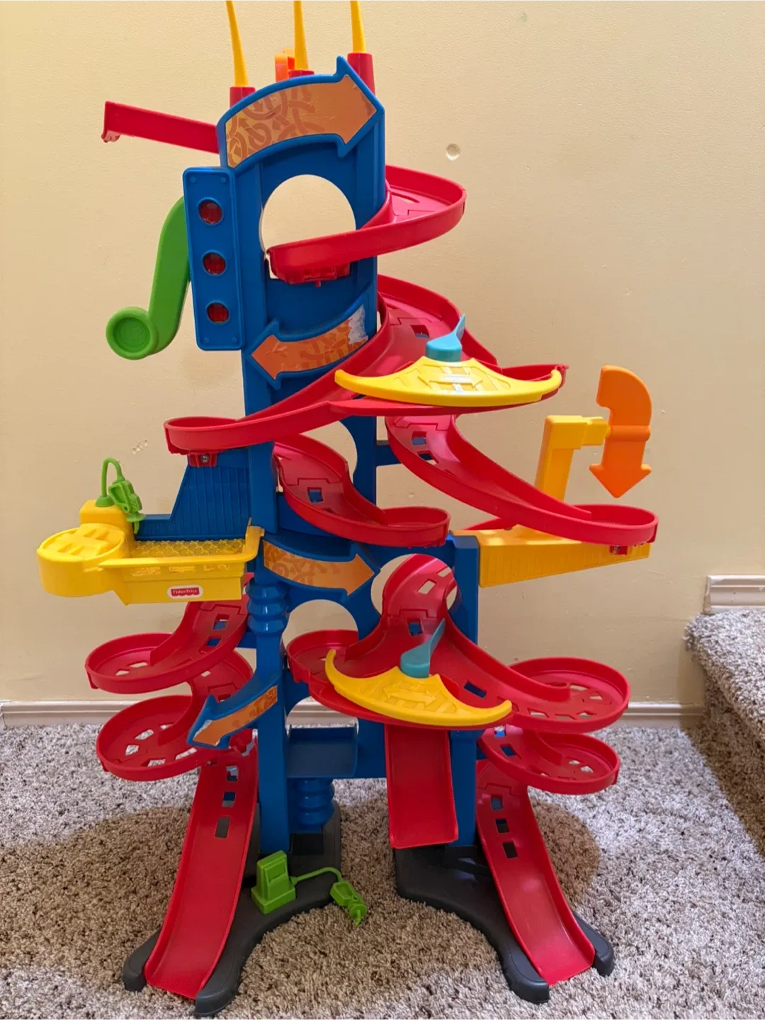 Fisher-Price Little People Spiral Speedway