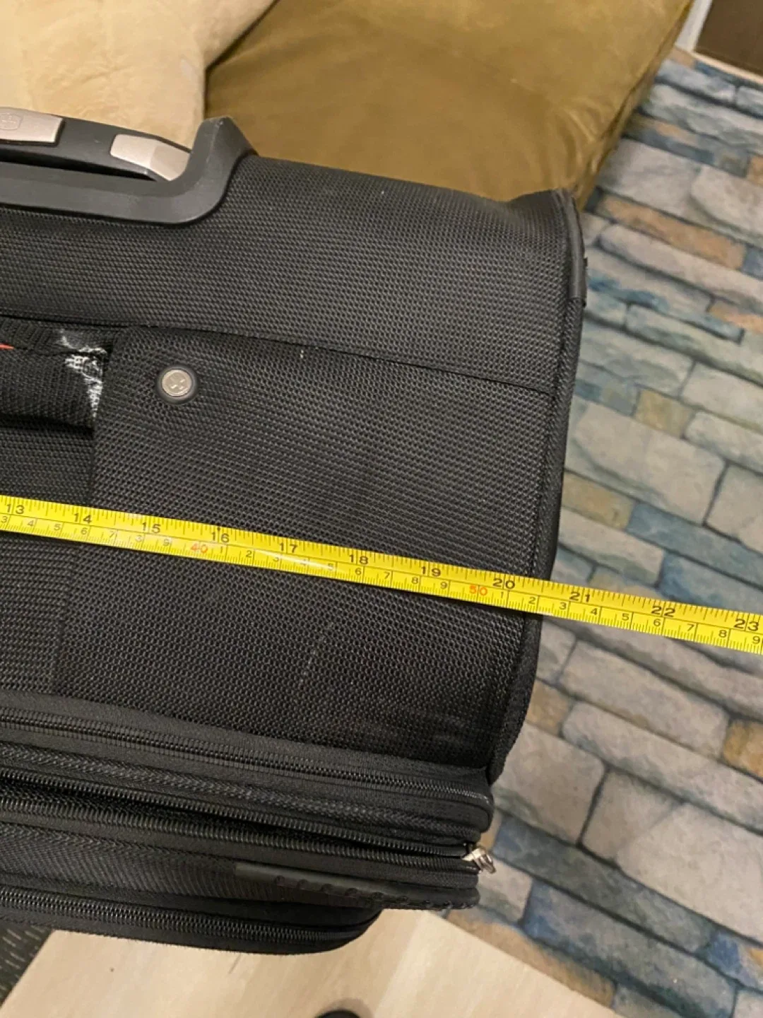 #Cleanout SwissGear Black Suitcase – image indicator(2)