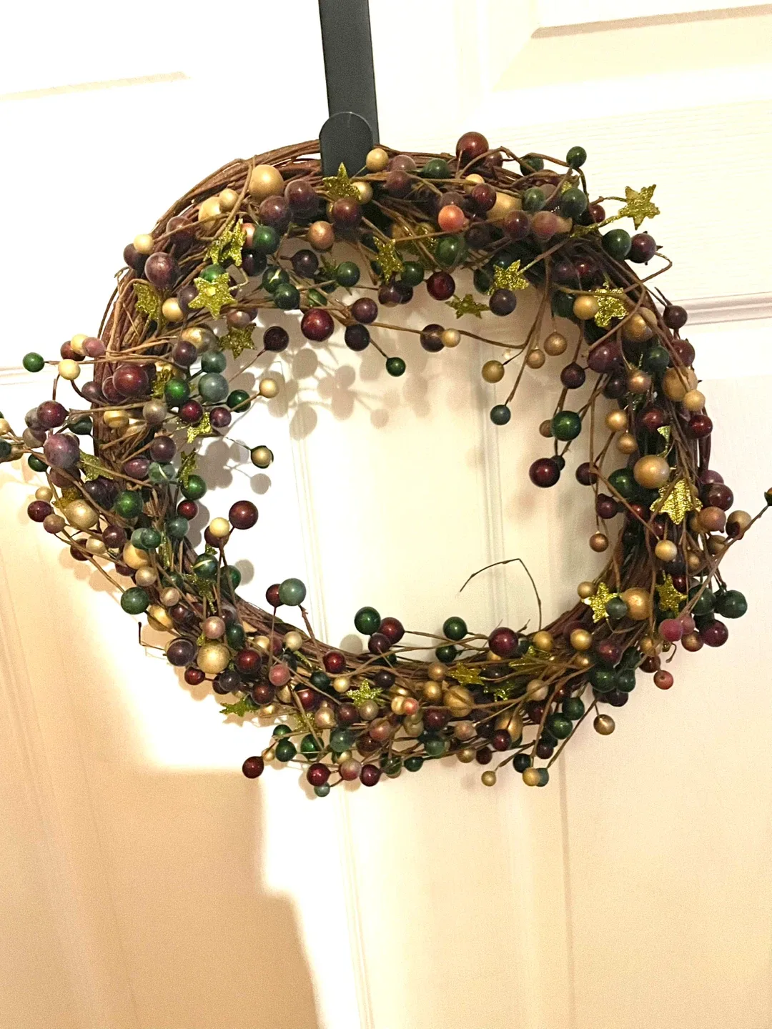 Decorative Berry Wreath image indicator(2)