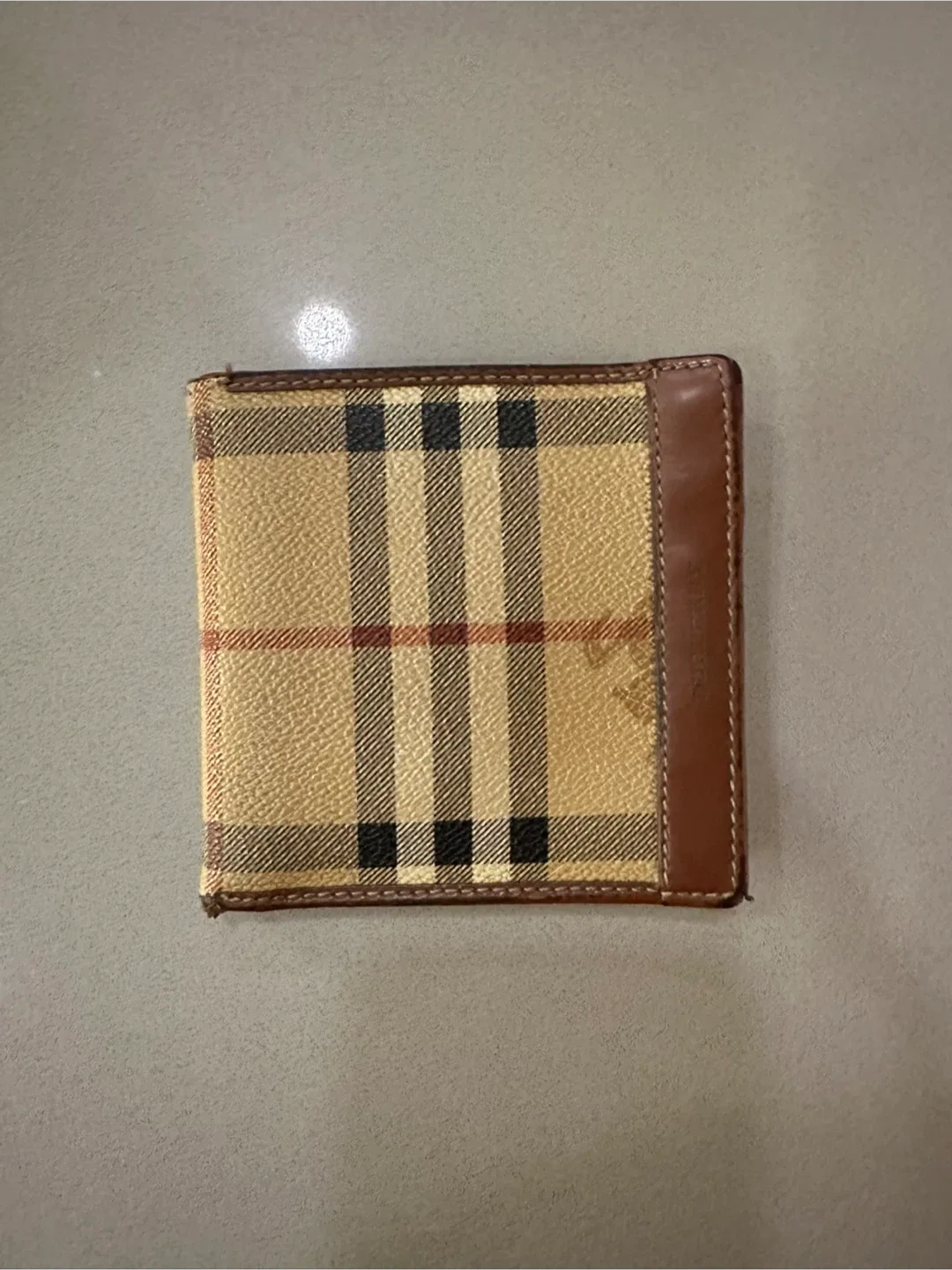 Burberry London Wallet image indicator(2)