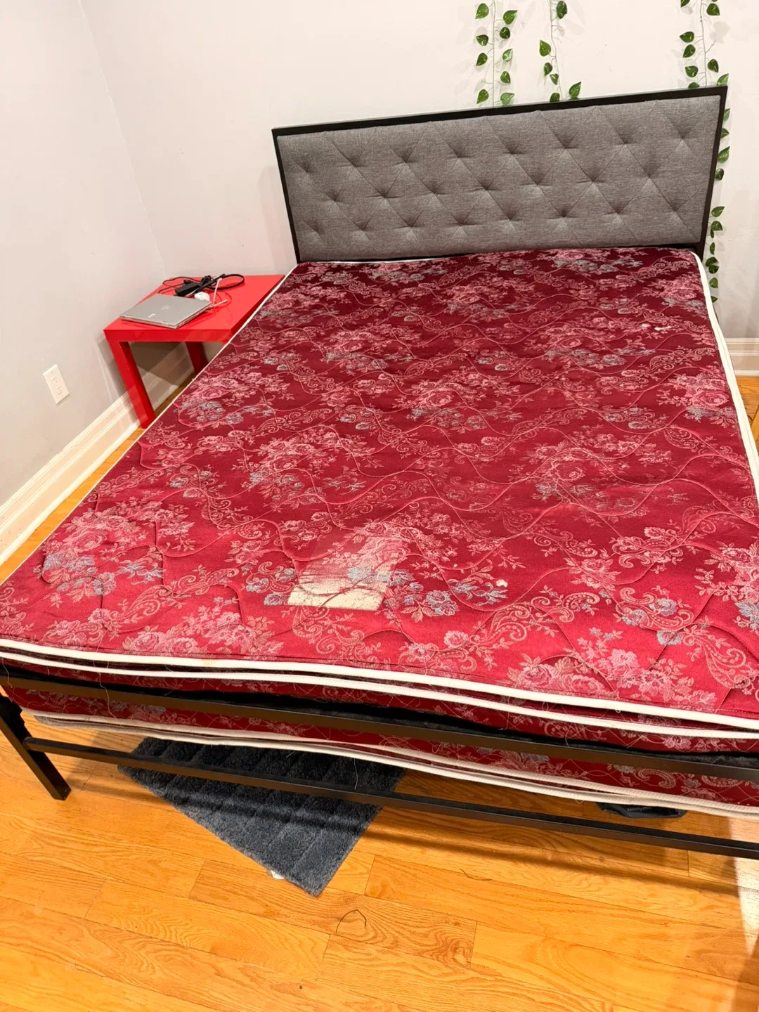 Queen metal Bed Frame with 2 Mattress image indicator(6)