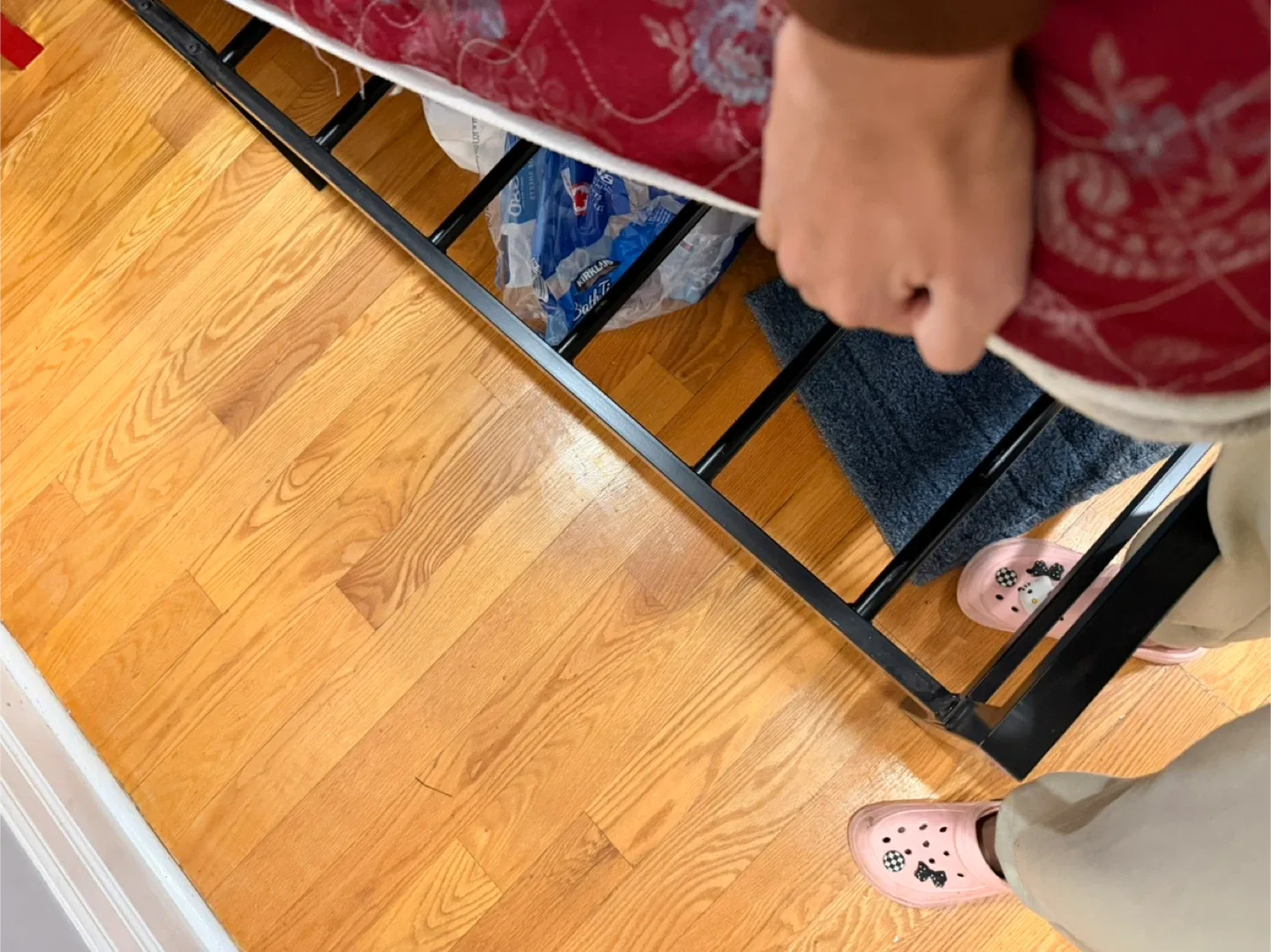 Queen metal Bed Frame with 2 Mattress image indicator(7)