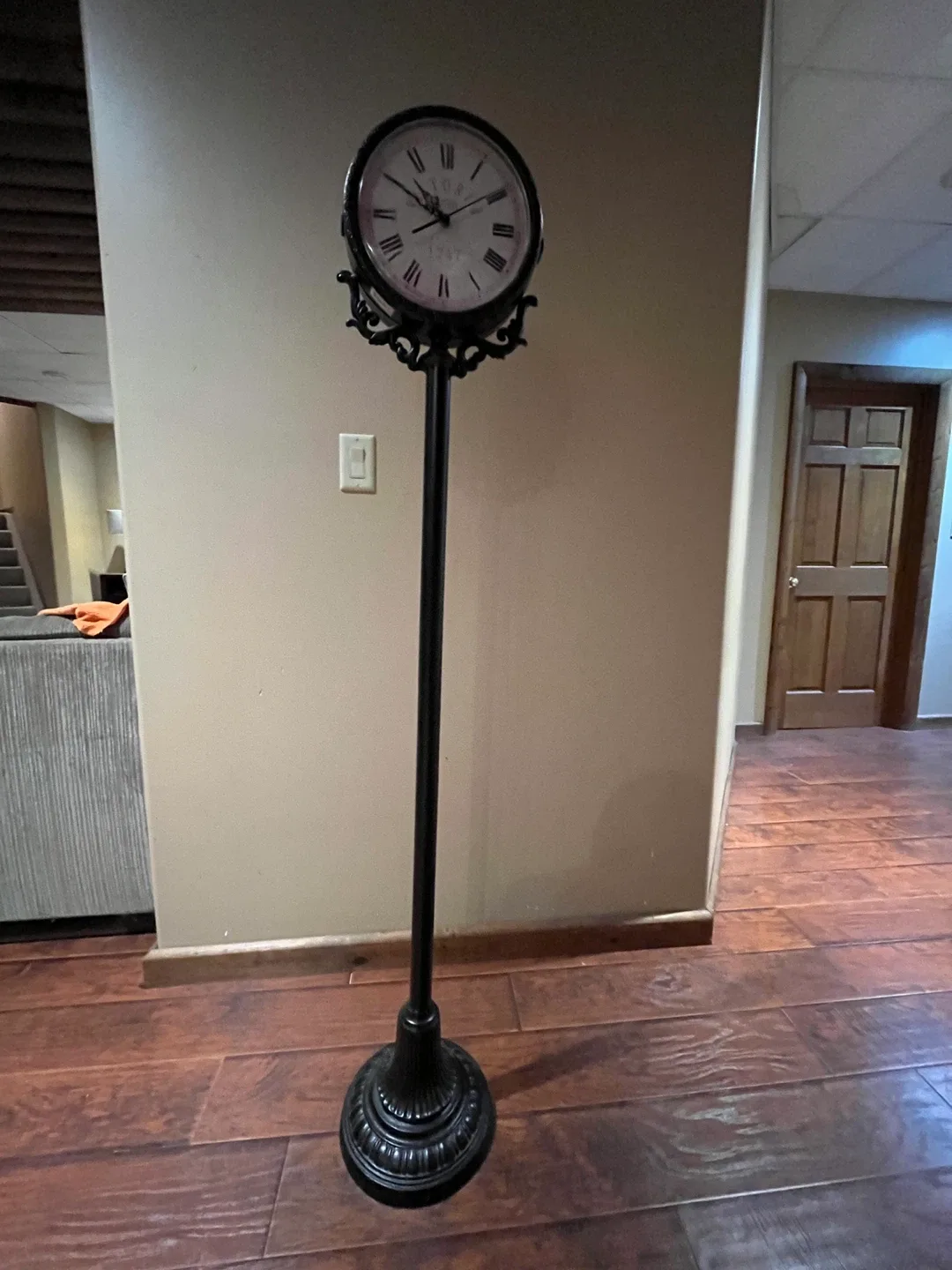 Decorative clock
