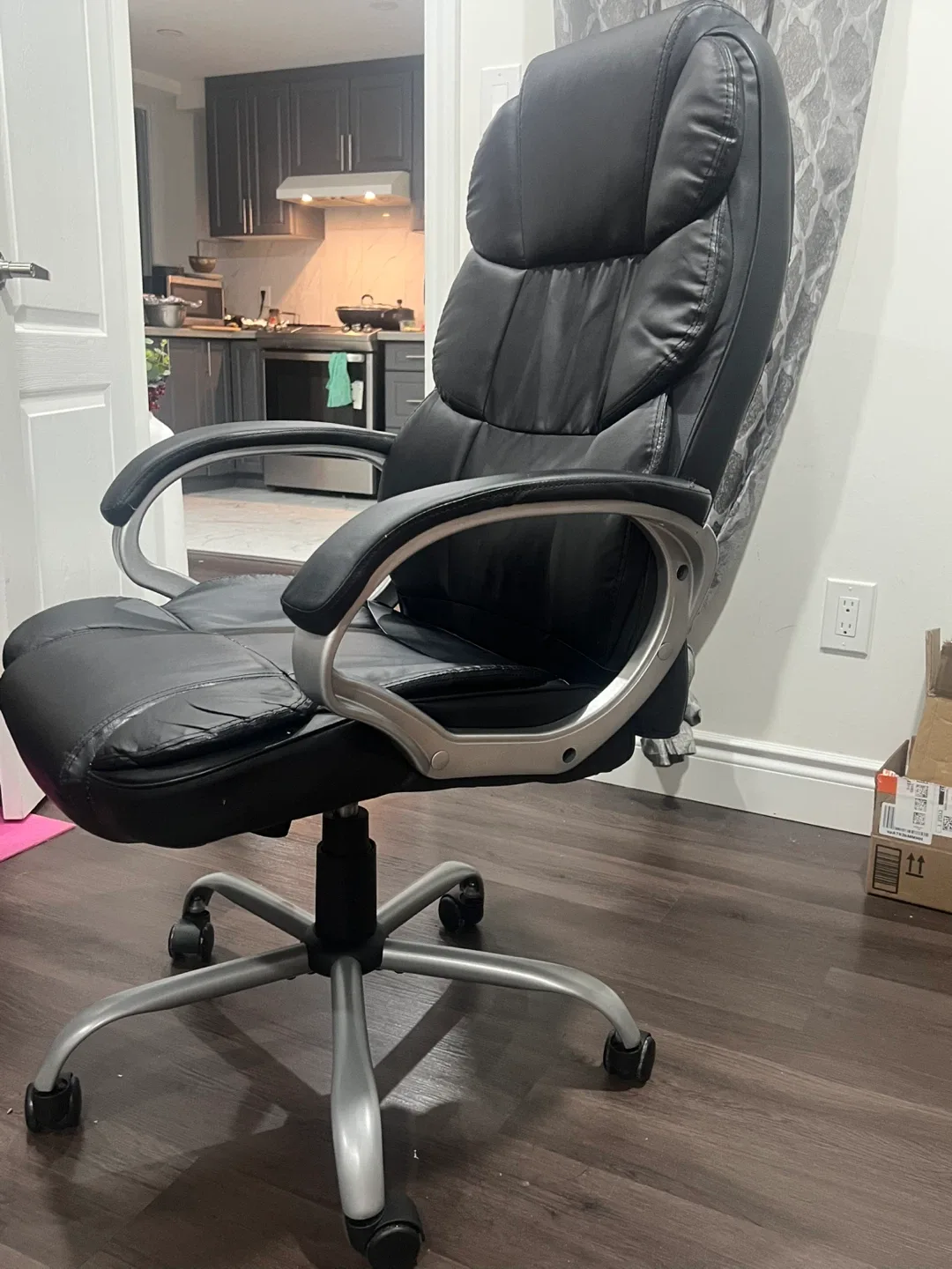 Black Leather Office Chair image indicator(5)