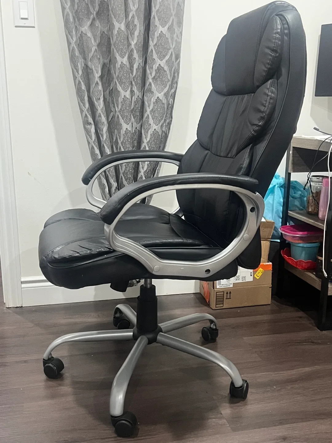 Black Leather Office Chair image indicator(3)