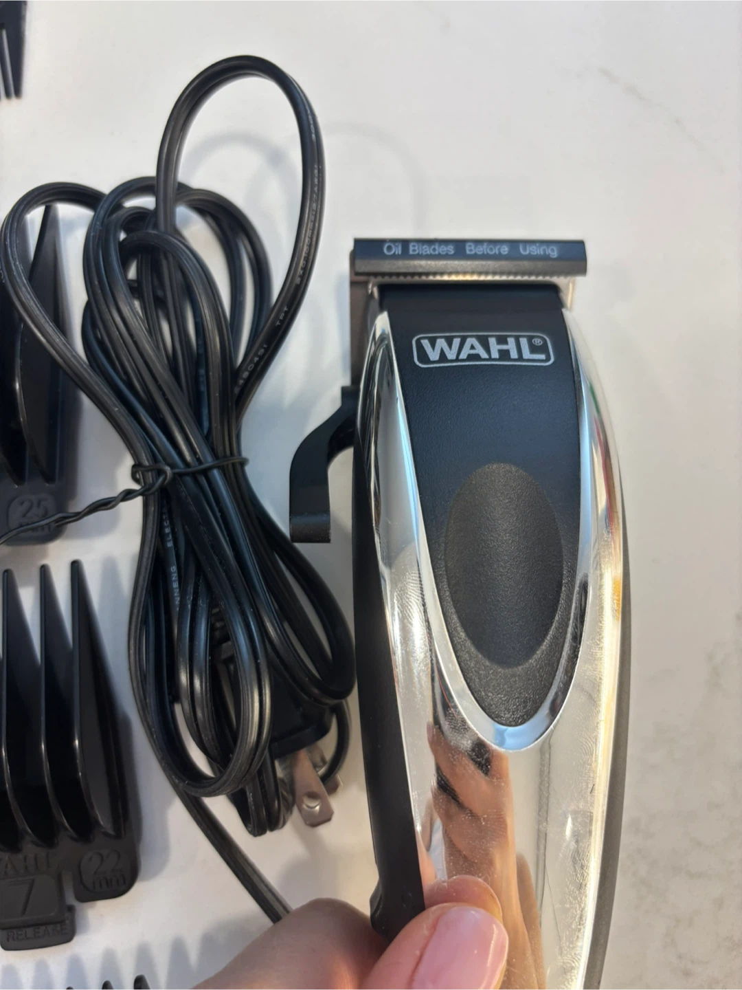 Wahl Razor & Haircutting Kit with Thinning Scissors - photo 2