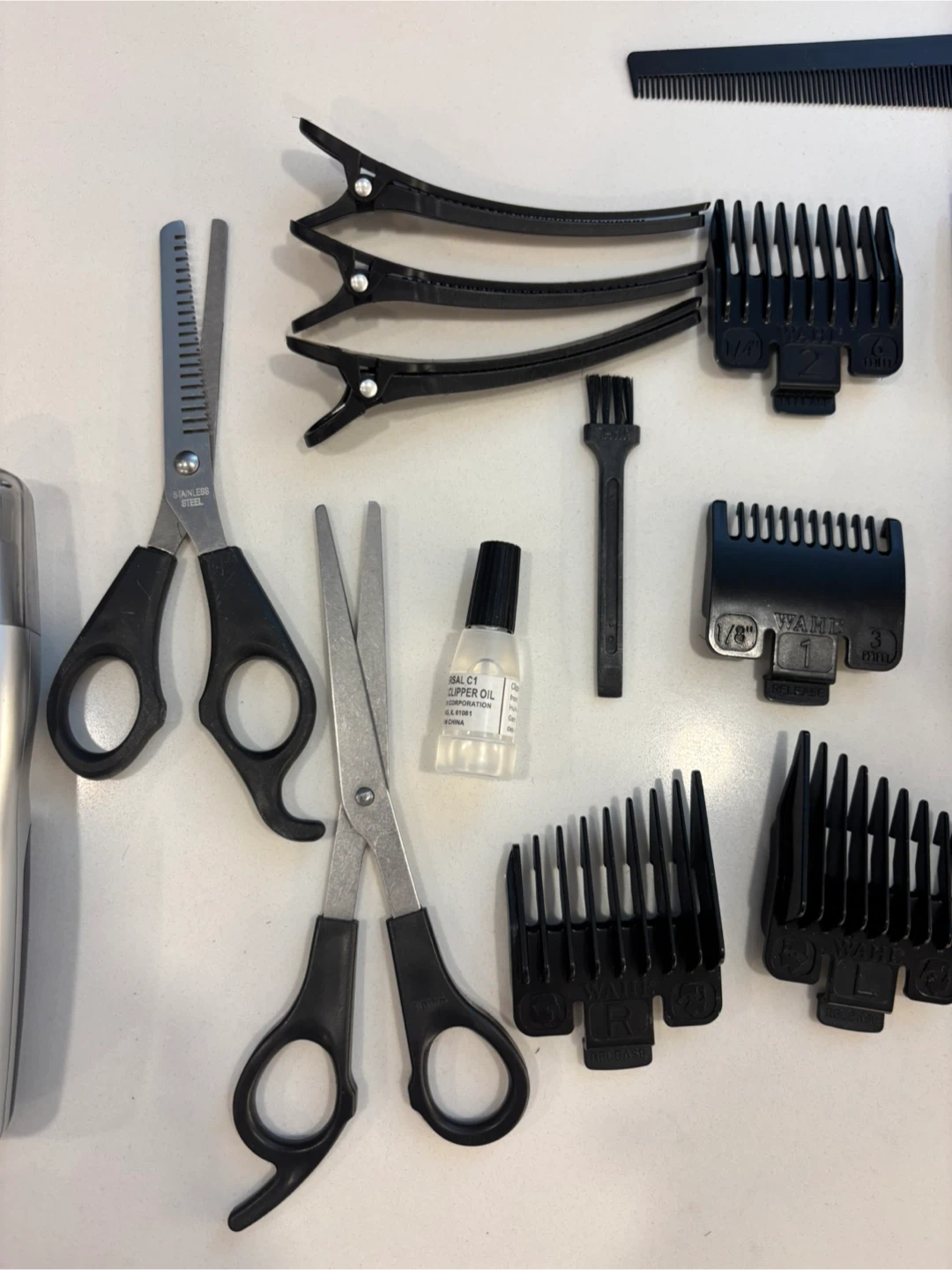 Wahl Razor & Haircutting Kit with Thinning Scissors - photo 3