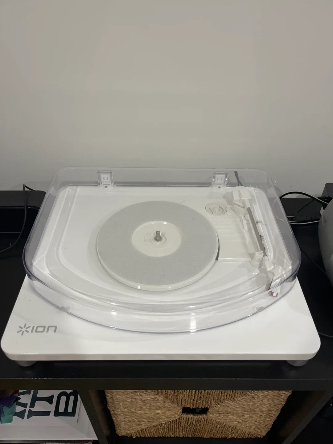 ION Light Audio Max LP White Turntable