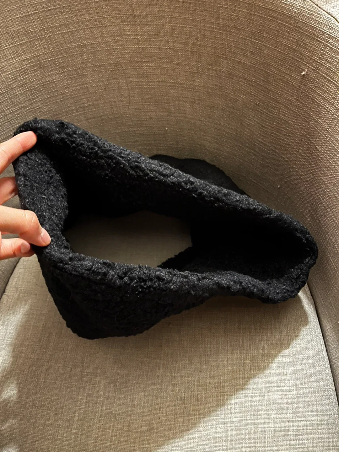 Black Neck Warmer image indicator(2)