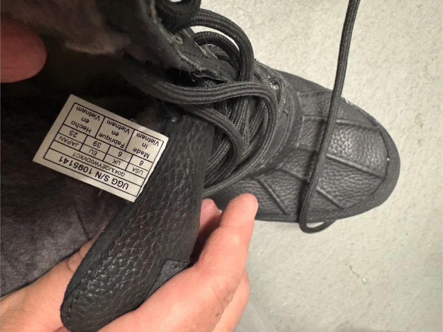 UGG Waterproof Leather Boots - Size 8 image indicator(5)