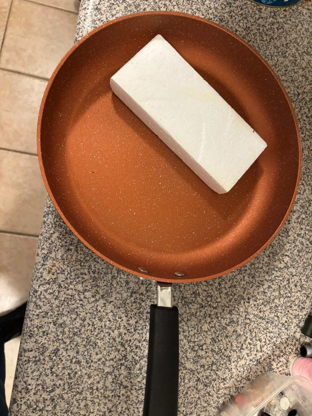 New 2 non stick frying pans The Rock image indicator(2)