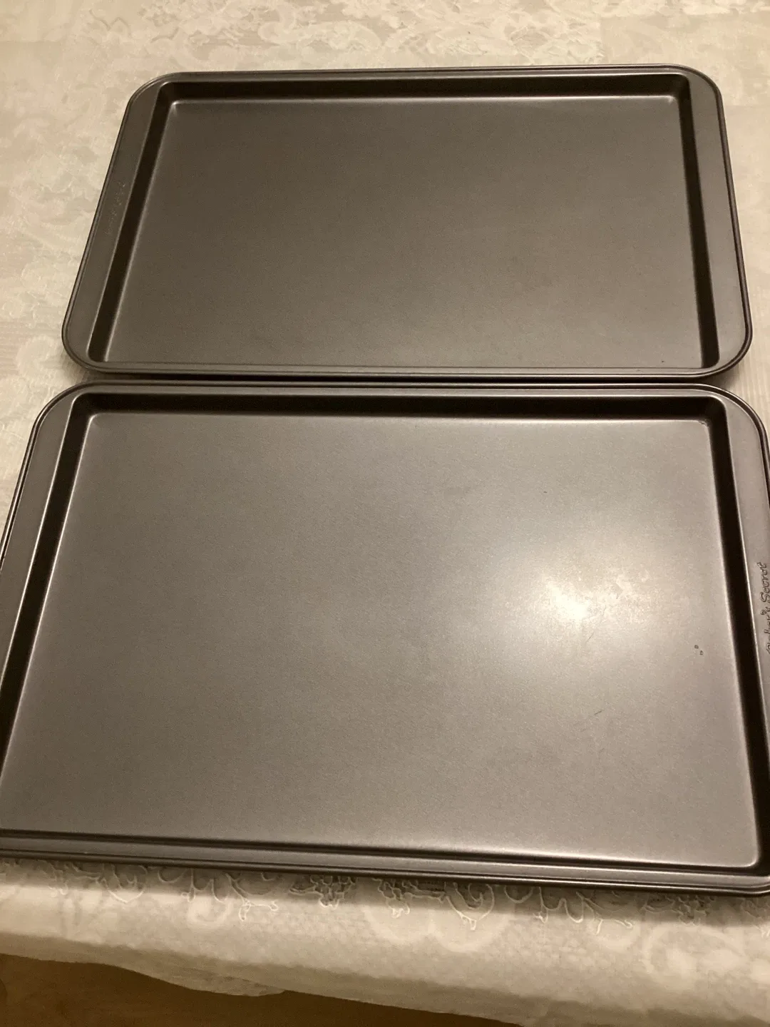 Baker;s secret cookies trays set of two
