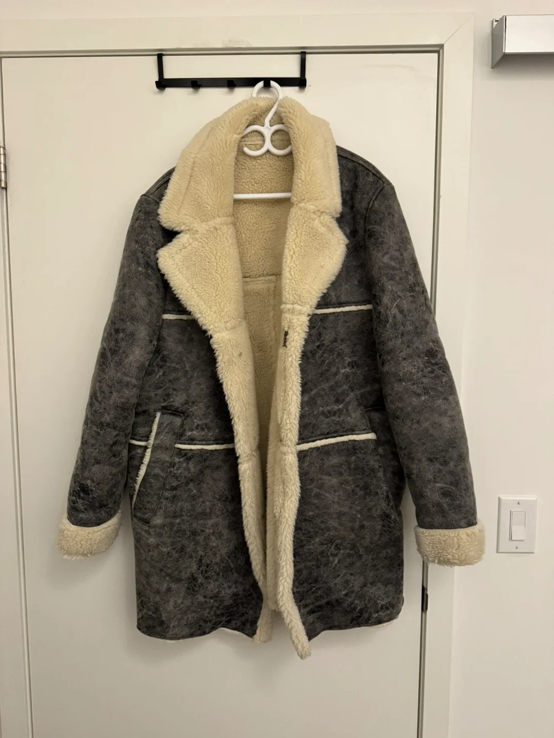 Zara XXL Shearling Jacket image indicator(2)