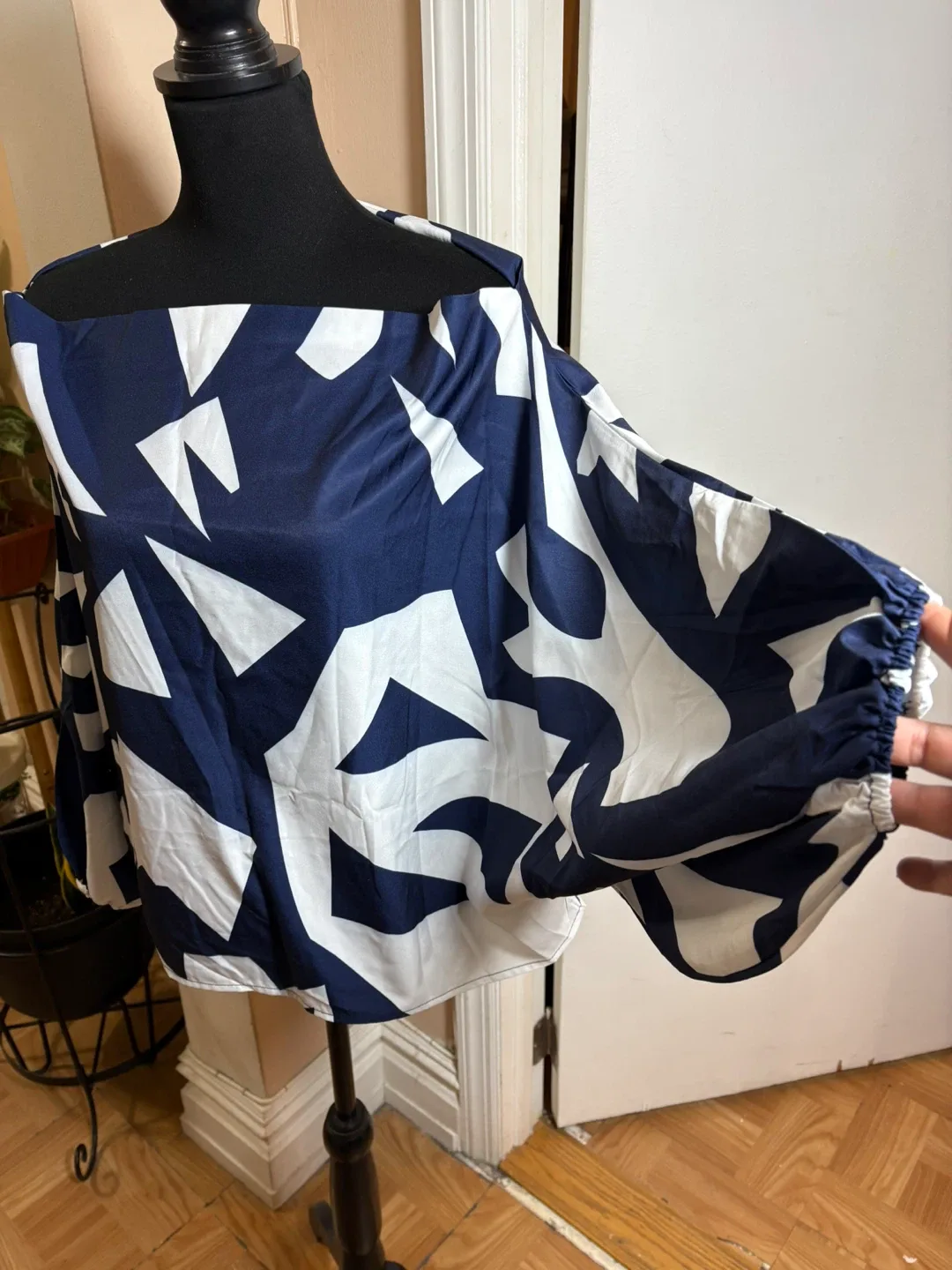Navy & White Patterned One-Shoulder Blouse #cleanout image indicator(5)