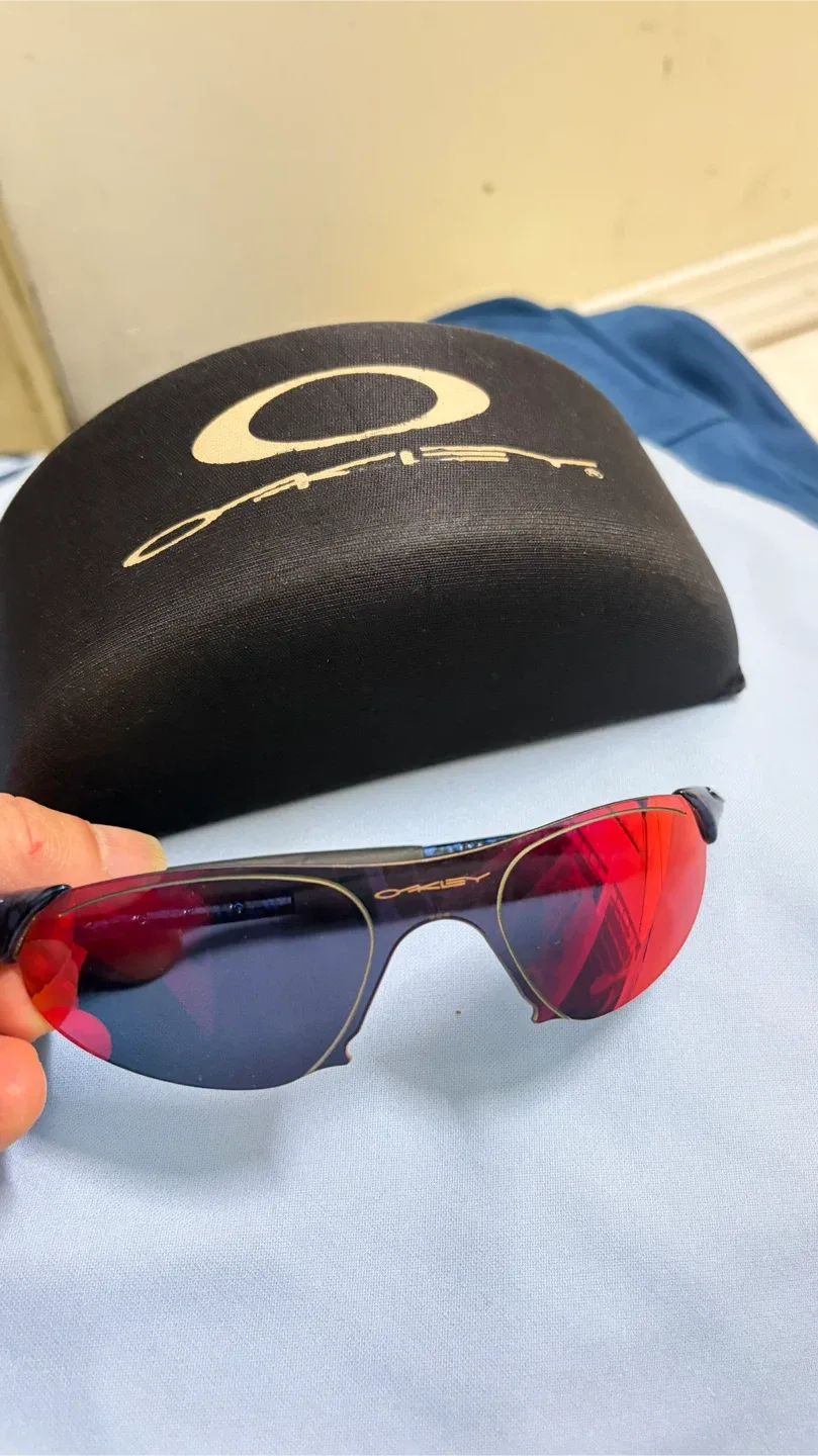 Oakley Sunglasses  ZERO MODEL with Case