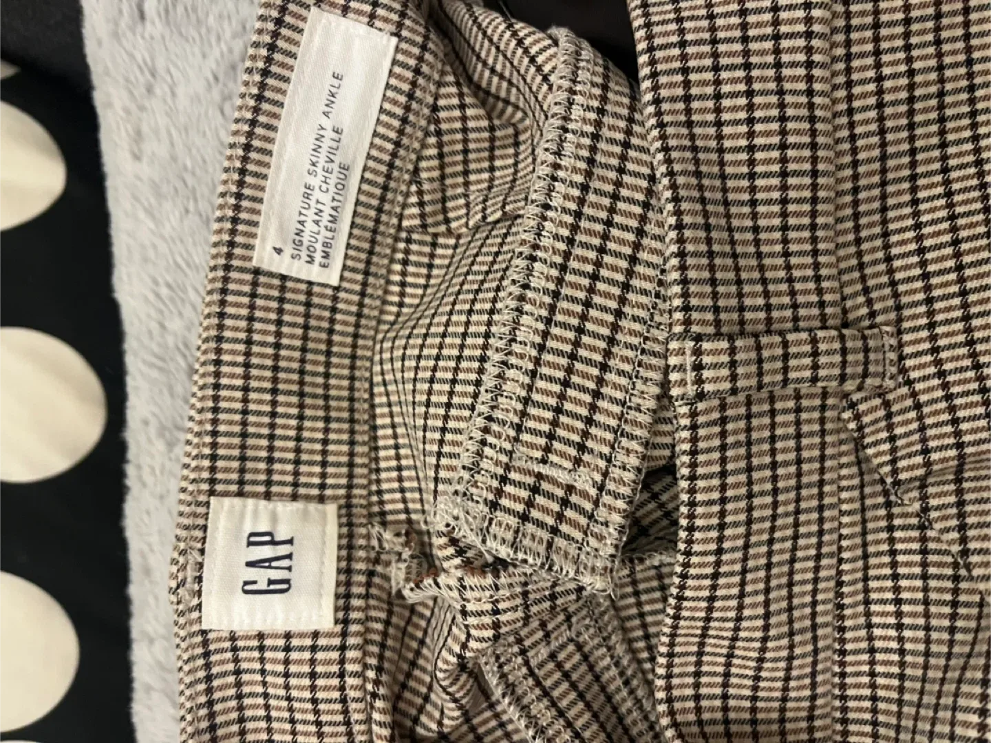 GAP Signature Skinny Ankle Pants - Size 6 image indicator(6)