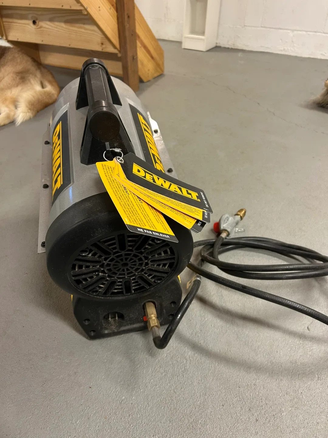 DeWALT 20V Max 68,000 BTU Propane Forced Air Heater image indicator(5)