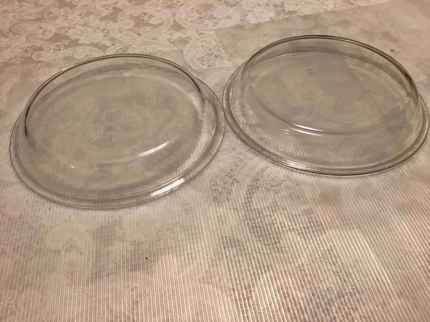 Pyrex Glass Pie Plates (Set of 2) image indicator(2)
