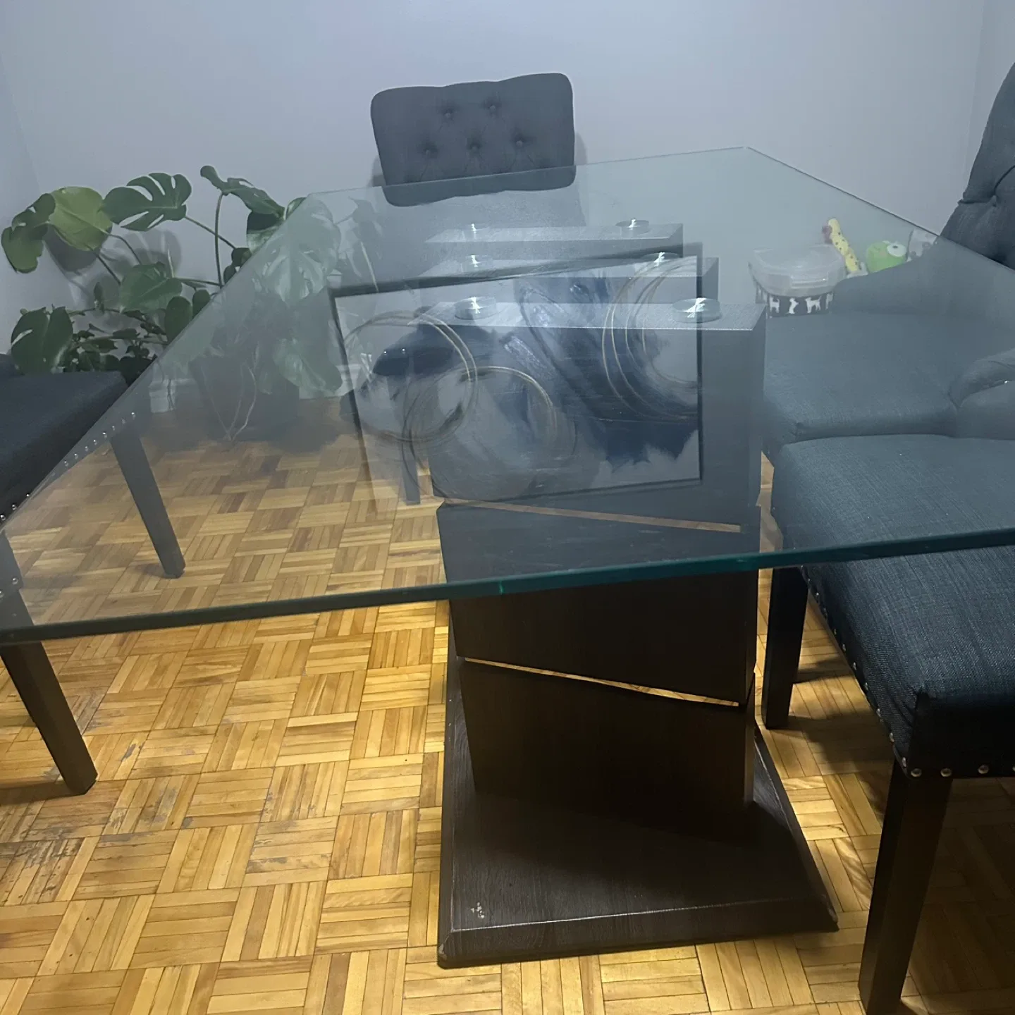 Glass Top Dining Table image indicator(2)