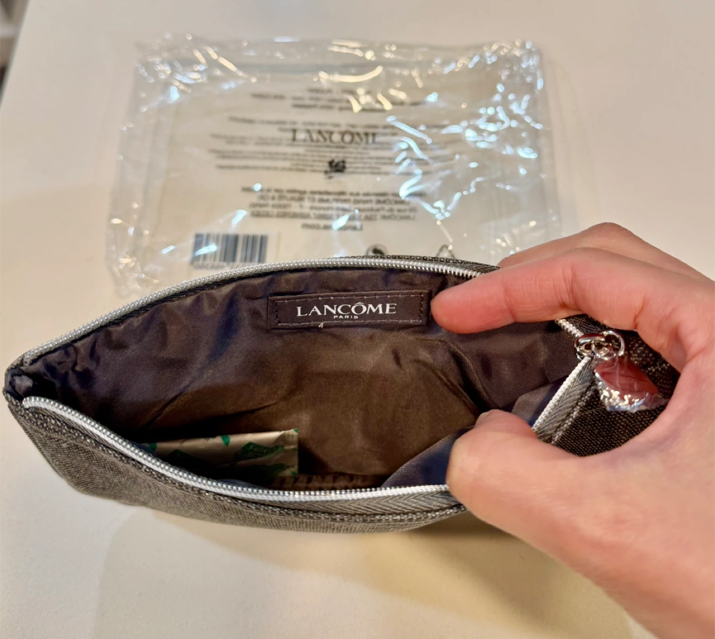 ❤️ Lancome Lovely Cosmetic Pouch - New in Package ❤️ - photo 4